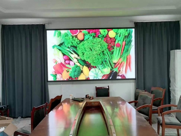 Indoor P2.5 LED screen installed in meeting room